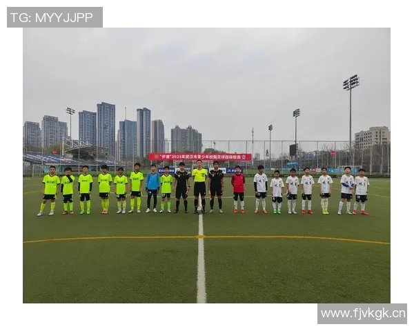 中国足球超级联赛发展现状与未来前景分析：挑战、机遇与改革探索